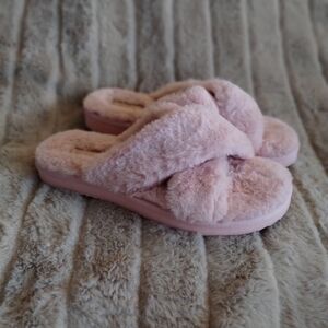 Koolaburra by UGG Pink Faux Fur Crossband Slide Slippers Women’s 8 Cozy Lounge